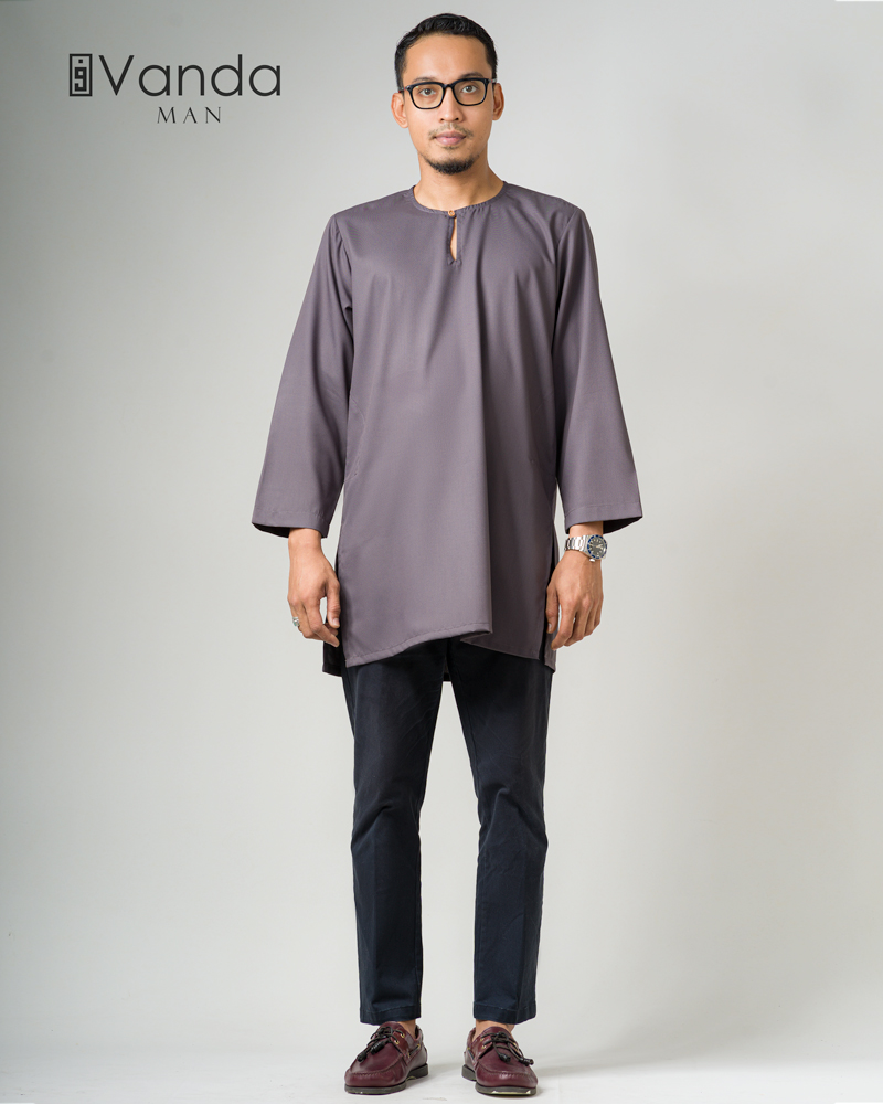 Hanafi-Adam-Grey0006-1000x800