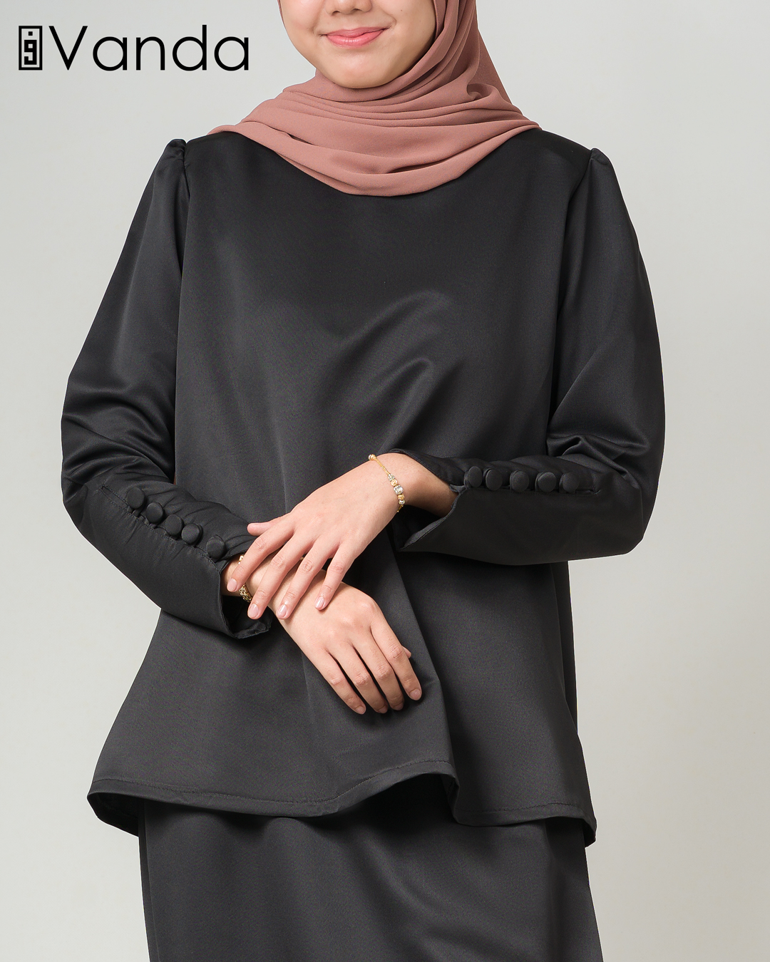 Leen-Kurung-Button-Black0025