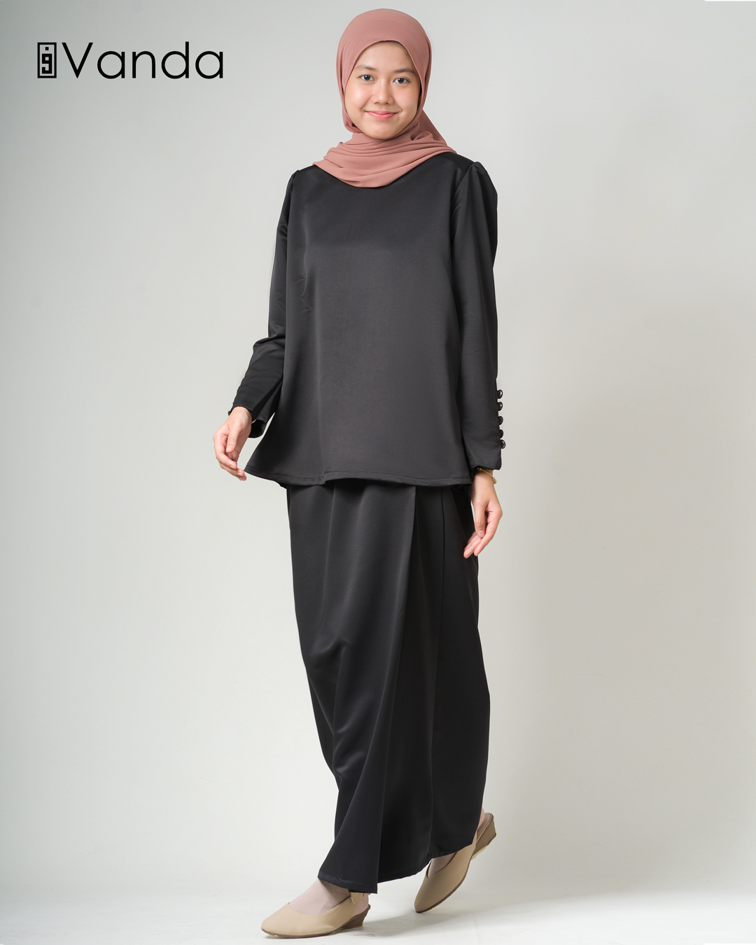 Leen-Kurung-Button-Black0033