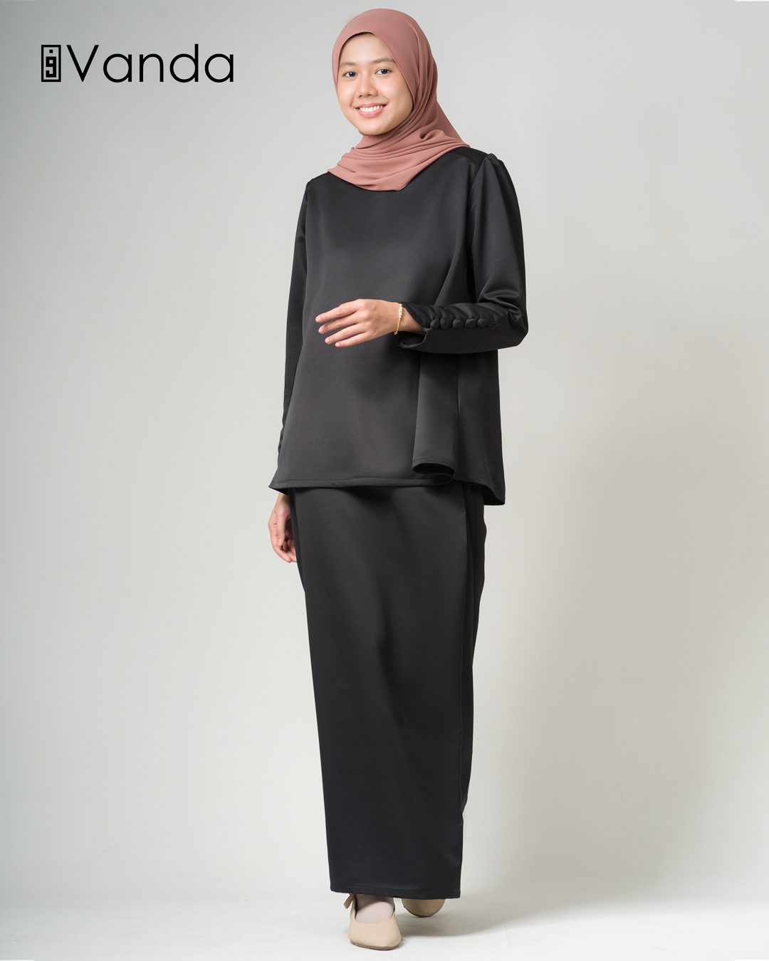 Leen-Kurung-Button-Black0035