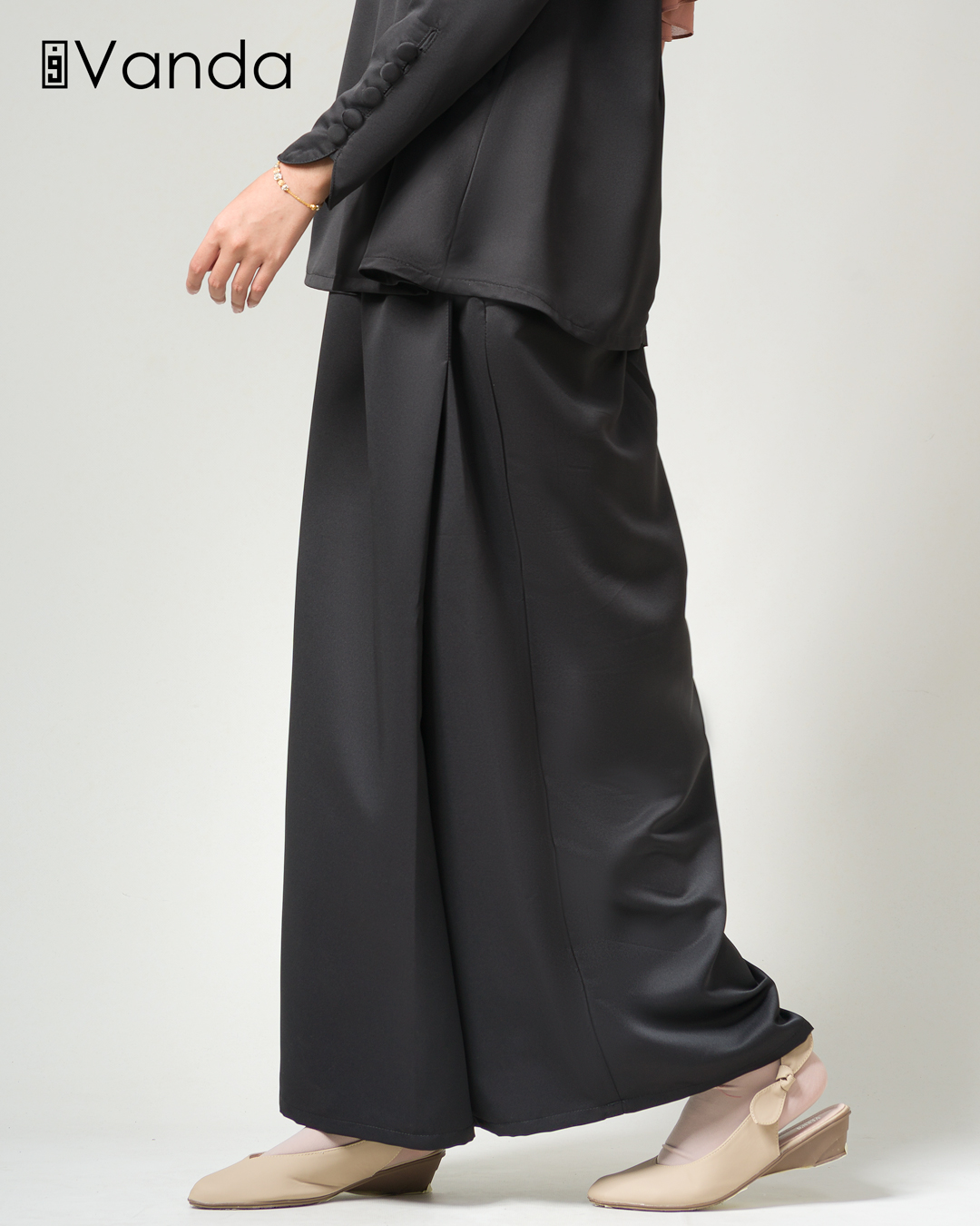 Leen-Kurung-Button-Black0037